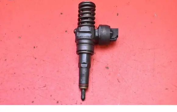 Skoda Octavia Mk2 (1Z) Fuel injector 038130073AG