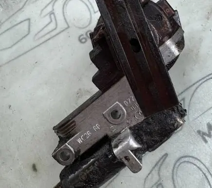 Audi A8 S8 D2 4D Timing belt tensioner 077109088c WC2660