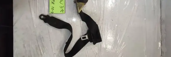 Volkswagen PASSAT B3 Rear seatbelt 13484641