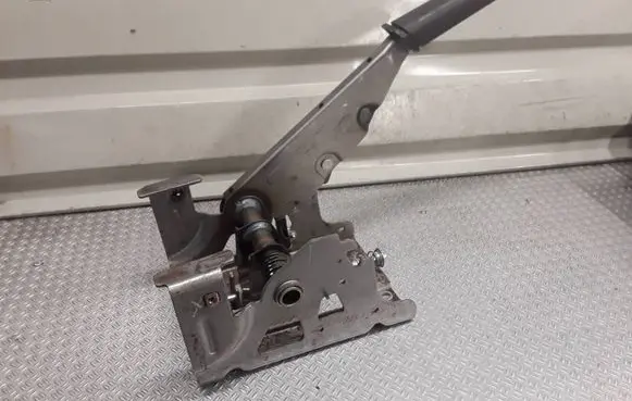 Opel Insignia A Handbrake/parking brake lever assembly 13268791