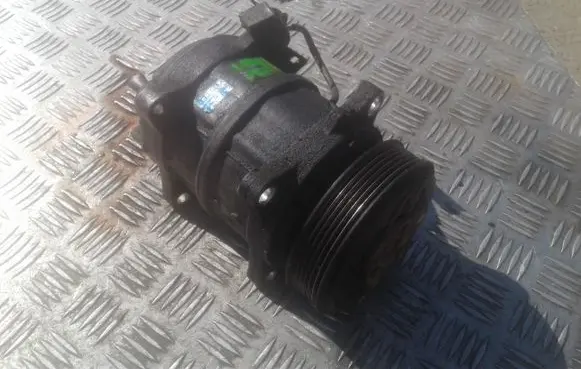 Volvo S80 Air conditioning (A/C) compressor (pump) 8708581
