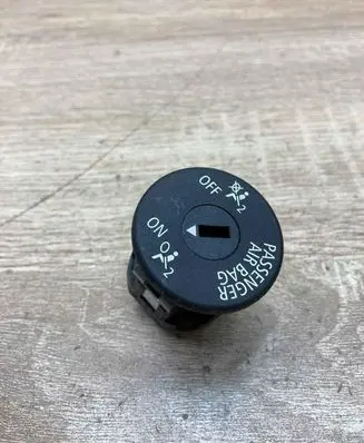 Passenger airbag on/off switch