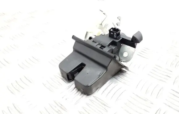 Skoda Superb B6 (3T) Tailgate/trunk/boot lock/catch/latch 8K9827505A 3T9827520