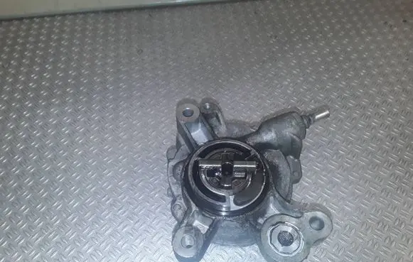 Peugeot 407 Vacuum pump D1651B