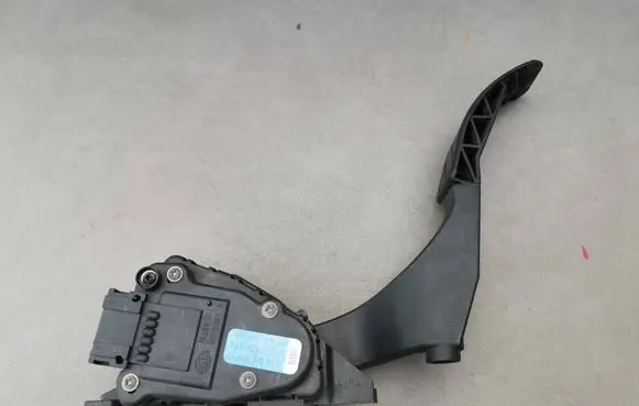 Audi A3 S3 8L Accelerator throttle pedal 1J1723503H 6PV00777000
