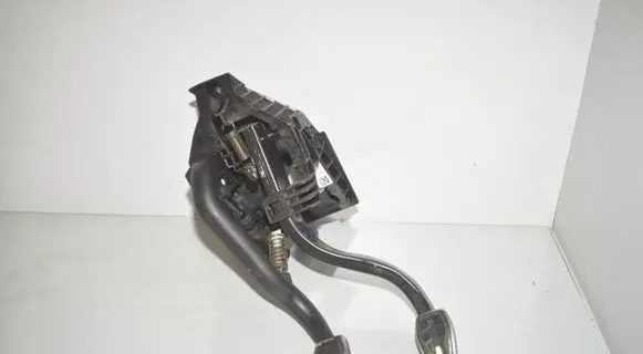 BMW 1 F40 Pedal assembly 6898141 6898137 35006898137