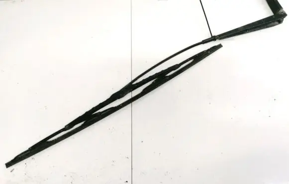 Volkswagen Transporter - Caravelle T5 Front wiper blade arm 7H1955409