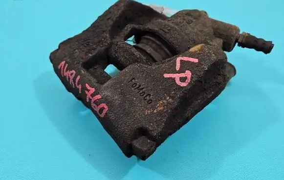 Front brake caliper