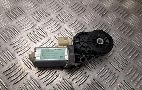 Mazda CX-5 Seat adjustment motor FR006K104