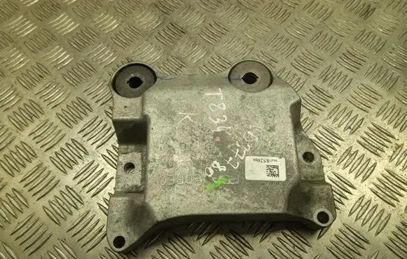 Opel Astra L Engine mounting bracket 9847852080
