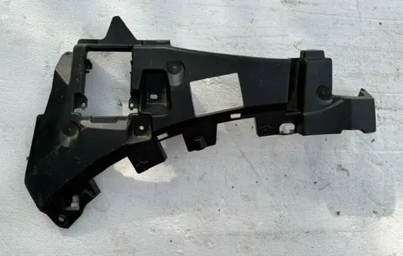 Audi Q8 Front bumper mounting bracket 4M8807096C