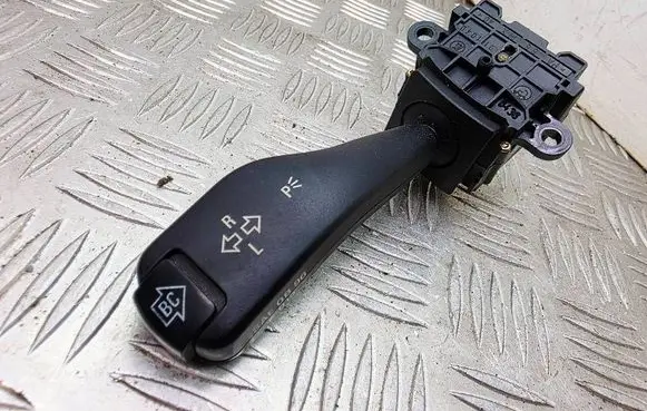 BMW 5 E39 Indicator stalk 8363668