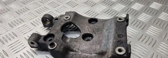 Ford Focus A/C compressor mount bracket 9646719580