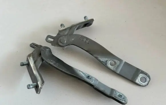 Honda FR-V Tailgate/trunk/boot hinge