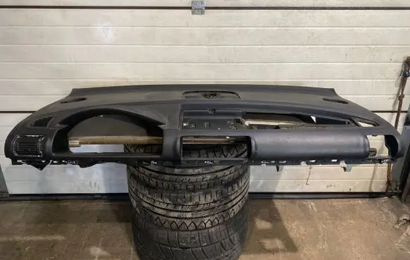 Ford Galaxy Dashboard 7M5857009G 5241052412 YM21A04304