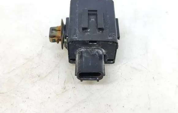 Honda CR-V Horn buzzer relay 0689004920 01Q211435