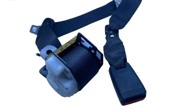 Lexus IS 220D-250-350 Middle seatbelt (rear) E40435027