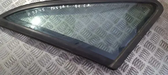 Volkswagen PASSAT B3 Rear side window