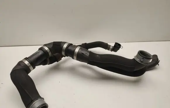 Mercedes-Benz CLS C218 X218 Engine coolant pipe/hose A2185010482