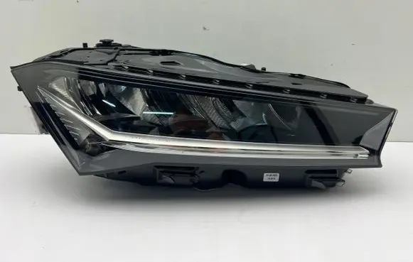 Skoda Superb B9 Headlight/headlamp 3P1941016