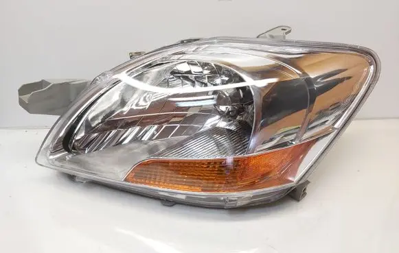 Toyota Yaris Headlight/headlamp