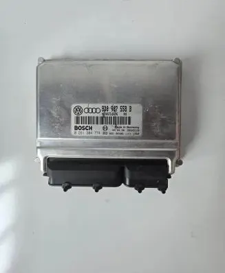 Volkswagen PASSAT B5 Engine control unit/module 8D0907558B 26SA5119 0261204774