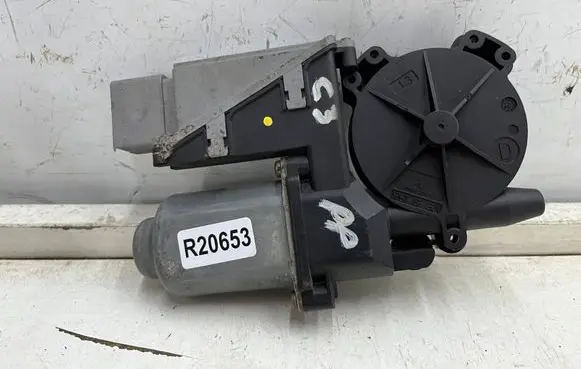Citroen C3 Front door window regulator motor 400618e