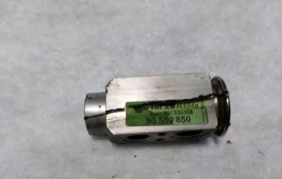 Opel Astra G Air conditioning (A/C) expansion valve 90559850
