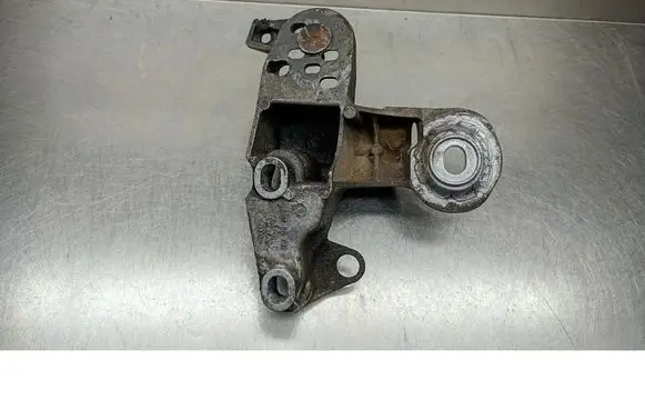 Audi A4 S4 B6 8E 8H Engine mounting bracket 8E0199351C