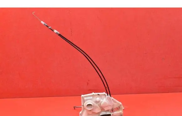Suzuki Swift I Front door lock