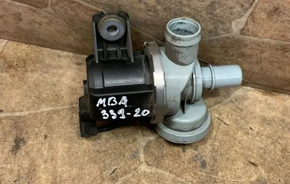BMW 3 G20 G21 Engine mount vacuum valve 7441833