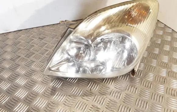 Toyota Corolla Verso E121 Headlight/headlamp
