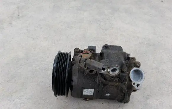 Volkswagen Fox Air conditioning (A/C) compressor (pump) 6Q0820803K