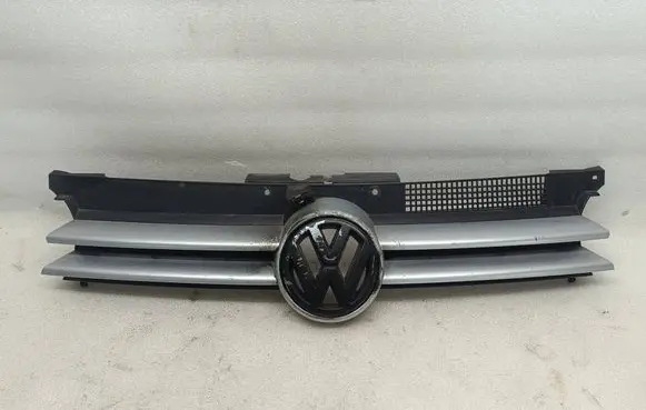 Volkswagen Golf IV Front grill 1J0853655G 1J0853651H