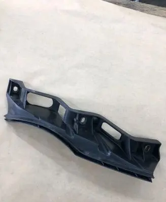 Volkswagen PASSAT B6 Front bumper mounting bracket 3C0807889
