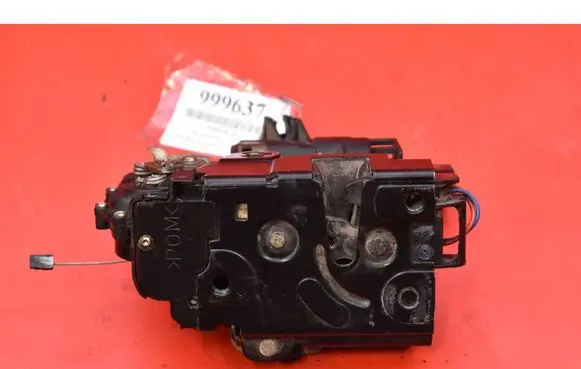 Volkswagen Golf IV Front door lock C3B1837015A
