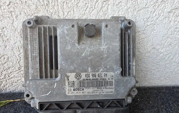 Volkswagen PASSAT B6 Engine control unit/module 03G906021PM