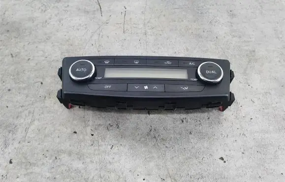 Toyota Avensis T270 Climate control/heater control trim 5590005390