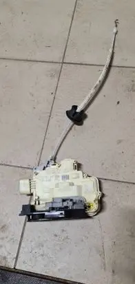 Audi A8 S8 D4 4H Front door lock 3C1837015B