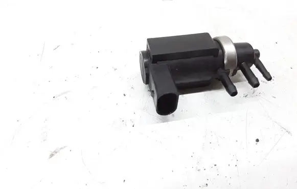 Audi A6 S6 C5 4B Turbo solenoid valve 059906627B