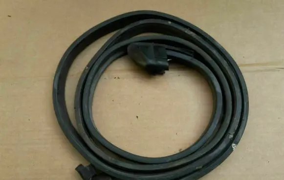 Volkswagen Golf I Rubber seal front coupe door 155837912E REF: 5