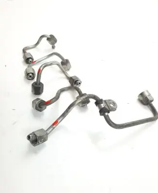 Volkswagen PASSAT B7 Fuel return line/hose 