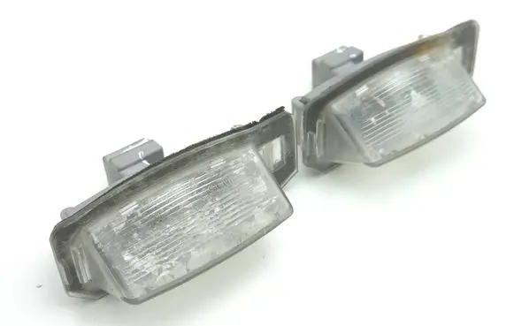 Mitsubishi Outlander Number plate light