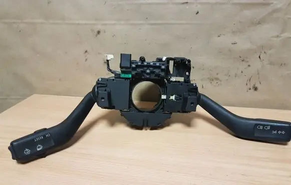 Volkswagen PASSAT B6 Indicator stalk 3C5953513A 3C5953507