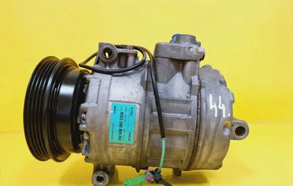Volkswagen PASSAT B5 Air conditioning (A/C) compressor (pump) 8D0260805RX