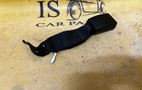 BMW 5 G30 G31 G38 Middle seatbelt buckle (rear) 7412785
