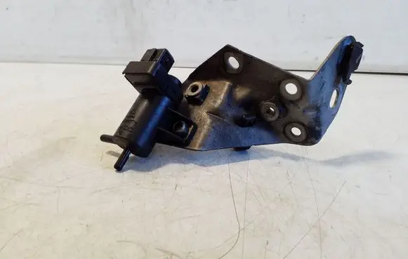 Nissan Navara D23 Vacuum valve 8200762162