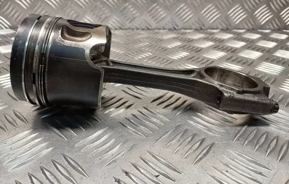 Skoda Superb B5 (3U) Piston with connecting rod 12R0 038G