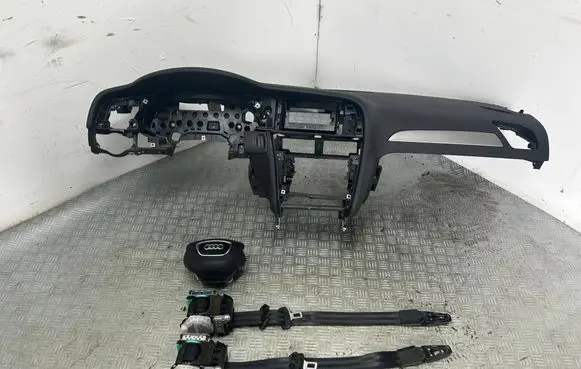 Audi A4 S4 B8 8K Dashboard 