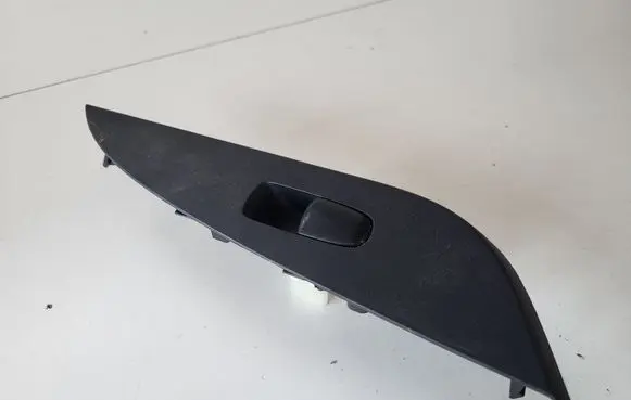 Nissan Pulsar Other switches/knobs/shifts 829613ZL0A